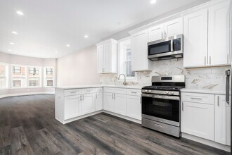 641 W 48th St, Unit 641 W 48th St Apt. 1 in Chicago, IL - Building Photo - Building Photo