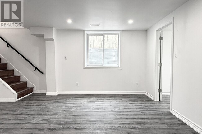 25 Buchanan Rd in St Catharines, ON - Building Photo - Building Photo