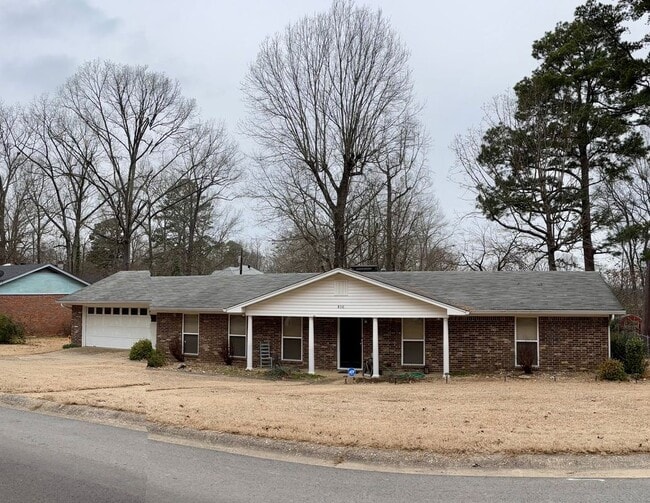 816 Teresa Dr in Benton, AR - Building Photo - Building Photo