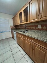 5106 SW 138th Ave Cir in Miami, FL - Foto de edificio - Building Photo
