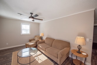 545 S Main St in Jefferson, NC - Building Photo - Building Photo