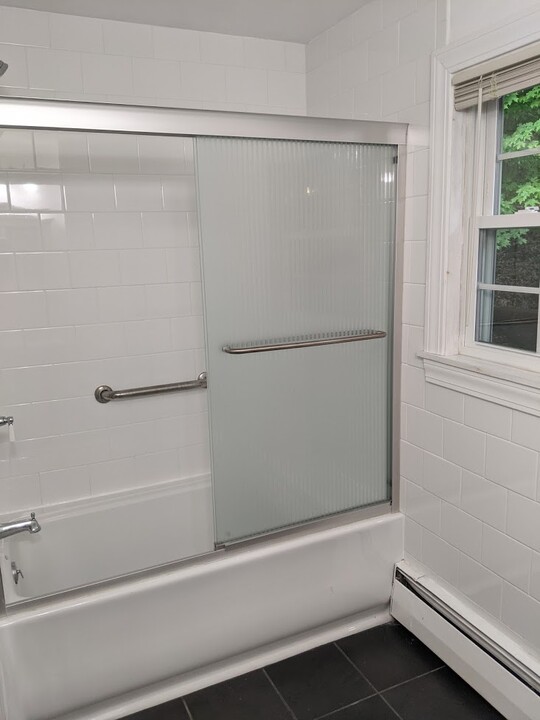 409 Lowell Ave, Unit 2 in Newton, MA - Building Photo