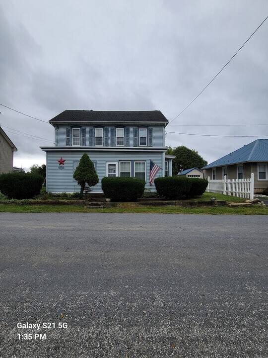 3876 Lincoln St-Unit -3876 in Chambersburg, PA - Building Photo