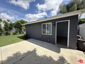 7512 Jamieson Ave in Los Angeles, CA - Building Photo - Building Photo