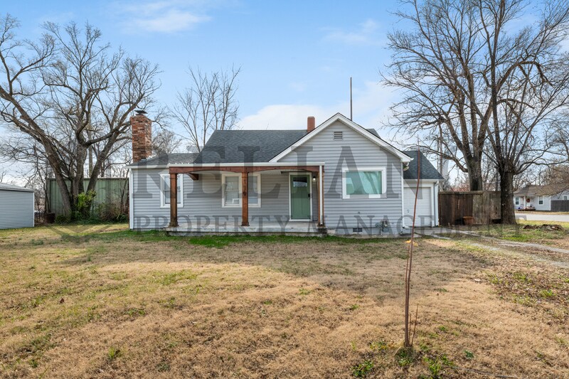 119 Harrison St in Andover, KS - Building Photo