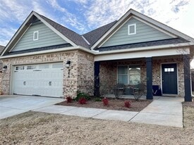 966 Wheat Ridge Dr in Prattville, AL - Building Photo