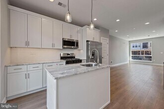 2264 E Cambria St in Philadelphia, PA - Building Photo - Building Photo
