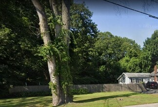 707 Putnam Pike in Smithfield, RI - Building Photo - Building Photo