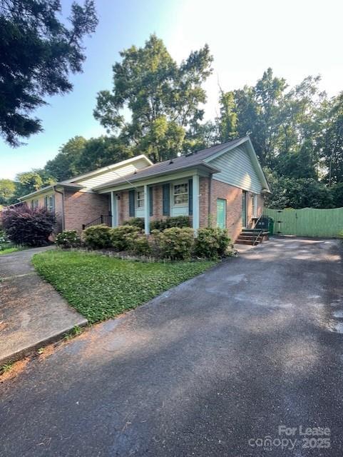 1939 Edgewater Dr in Charlotte, NC - Building Photo - Building Photo