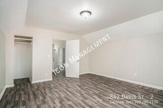 842 Davis St in Kalamazoo, MI - Building Photo - Building Photo
