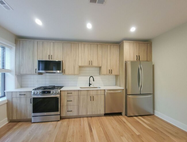 2234 N Bissell St in Chicago, IL - Foto de edificio - Building Photo