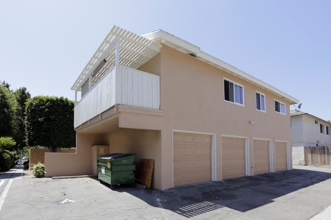 413 Nobel Ave in Santa Ana, CA - Building Photo - Building Photo