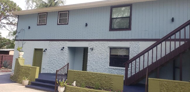 4385 Pine Lake Rd in Bonita Springs, FL - Building Photo - Building Photo