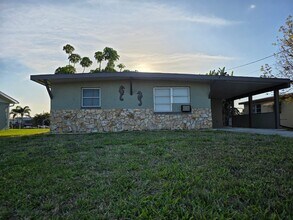 13315 Neptune Dr in Hudson, FL - Building Photo - Building Photo