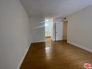 5700 Etiwanda Ave in Los Angeles, CA - Building Photo - Building Photo
