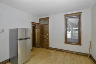 2228 W Iowa St in Chicago, IL - Building Photo - Building Photo