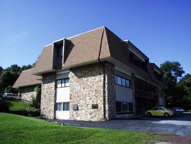 Fieldstone Building in Newtown Square, PA - Building Photo - Building Photo