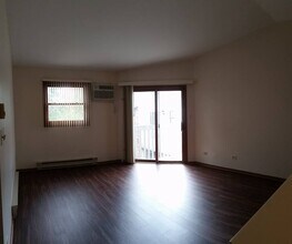 4314 W Shamrock Ln, Unit 3D in McHenry, IL - Building Photo - Building Photo