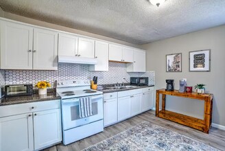 2417 Glenrose Ave in Nashville, TN - Building Photo - Building Photo