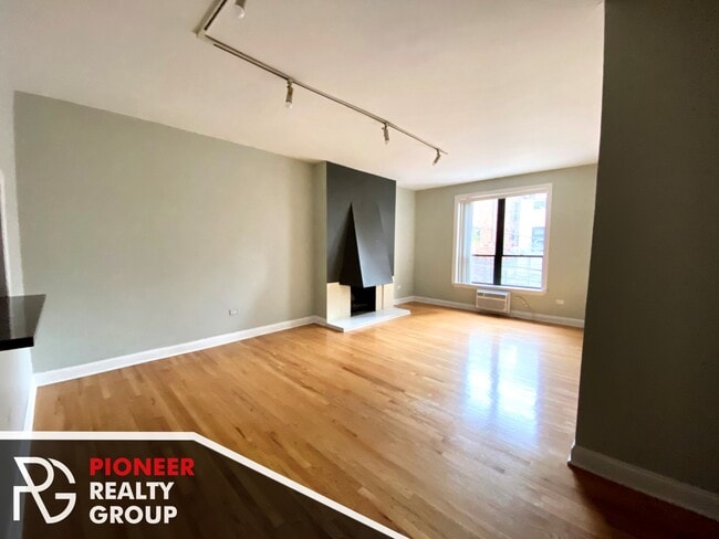 1421 N Dearborn St, Unit 1425-2D in Chicago, IL - Foto de edificio - Building Photo
