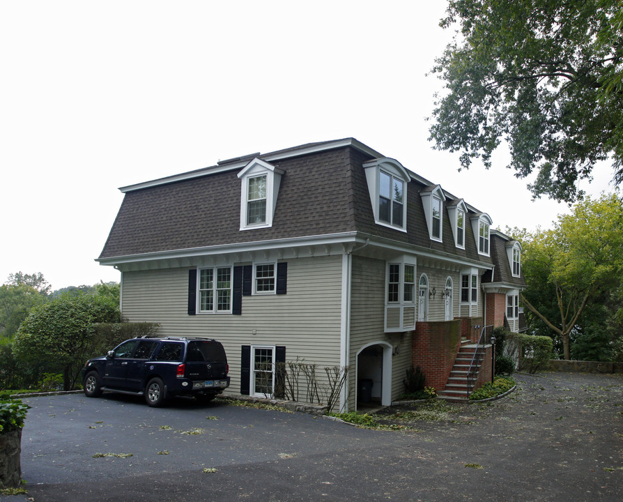 172 Field Point Rd in Greenwich, CT - Building Photo