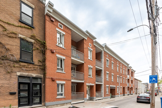 612 Arago Rue O in Québec, QC - Building Photo - Building Photo