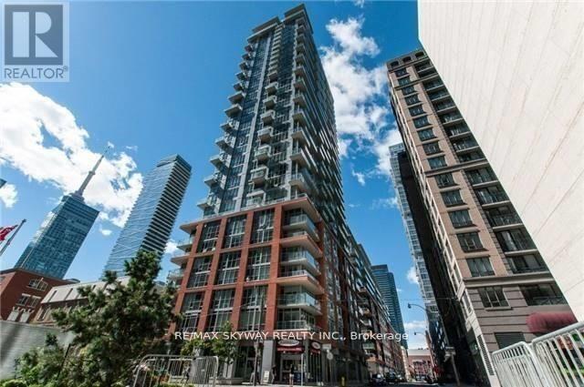 126 Simcoe St in Toronto, ON - Building Photo - Building Photo