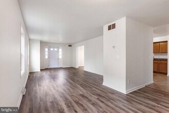 354 W Main St in Elkton, MD - Building Photo - Building Photo