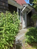 25B Waterway Rd, Unit 25 B in Saunderstown, RI - Building Photo