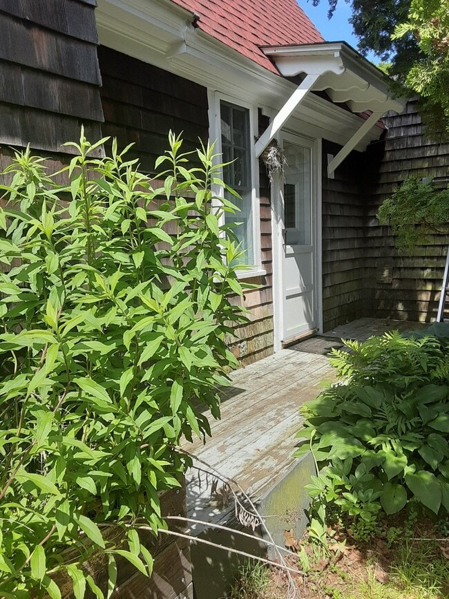 25B Waterway Rd, Unit 25 B