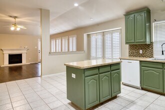 8755 Sunset Trace Dr in Fort Worth, TX - Building Photo - Building Photo
