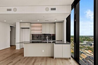 610 Davis St, Unit 2902 in Austin, TX - Building Photo - Building Photo