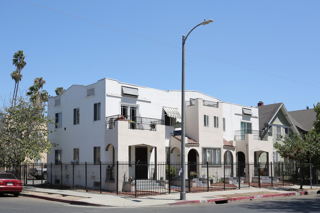 1500-1504 S Hobart Blvd in Los Angeles, CA - Building Photo