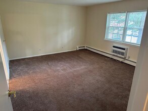 1060 New Haven Ave in Milford, CT - Building Photo - Building Photo