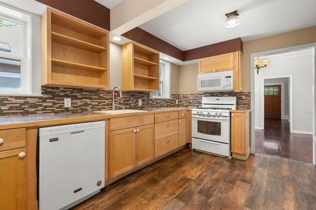 property at 4927 S Corbett Ave