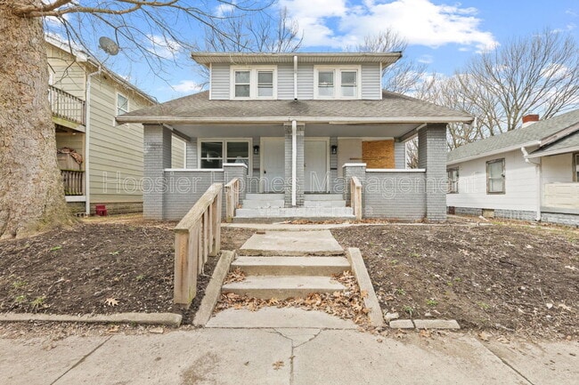 property at 822 N Bradley Ave