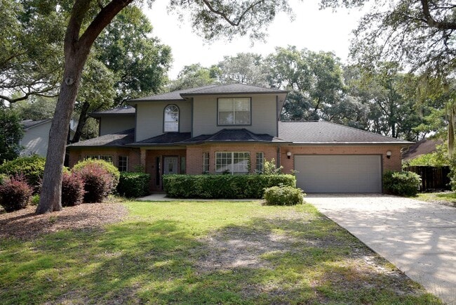 property at 309 Oaklake Ln