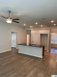 3034 Dade Loop photo'