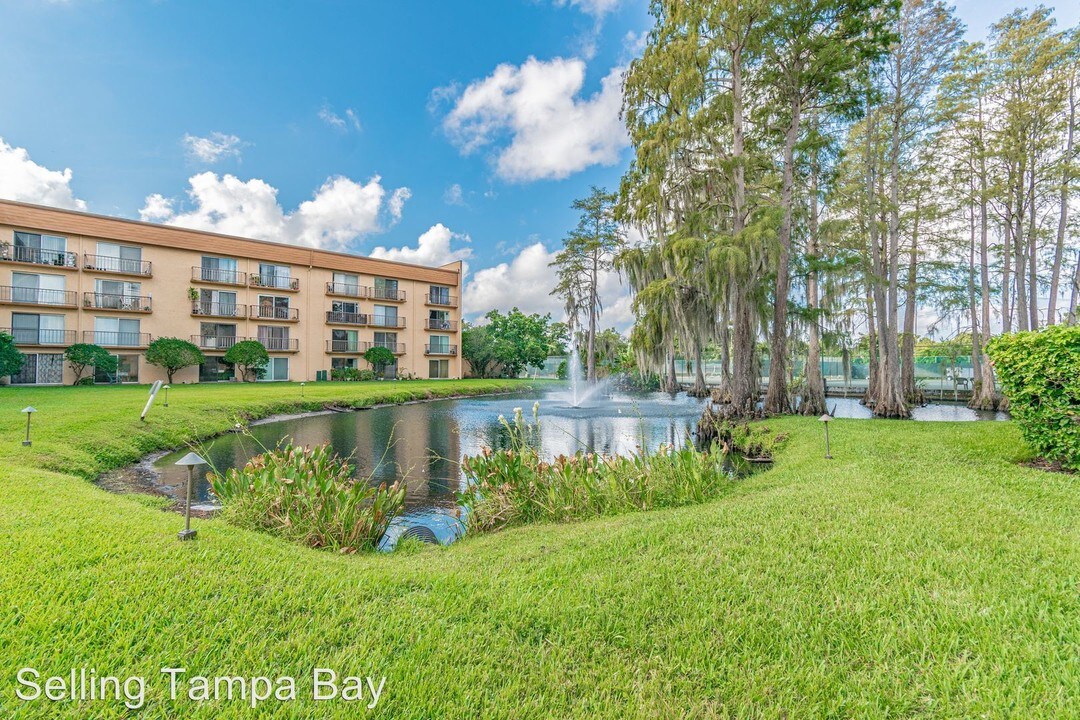 5820 N Church Ave-Unit -#461 in Tampa, FL - Building Photo