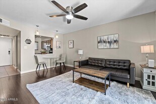 7474 E Earll Dr in Scottsdale, AZ - Building Photo