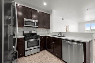 8248 Sepulveda Pl in Panorama City, CA - Building Photo - Building Photo