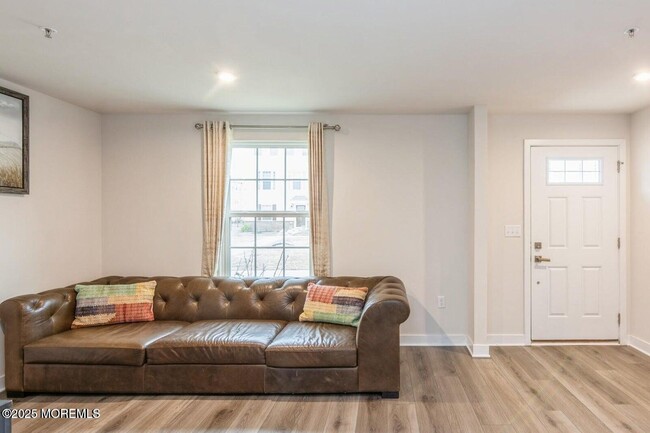 32 American Wy in Cliffwood, NJ - Building Photo - Building Photo