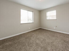 1516 Collegewood Ln in Cincinnati, OH - Building Photo - Building Photo