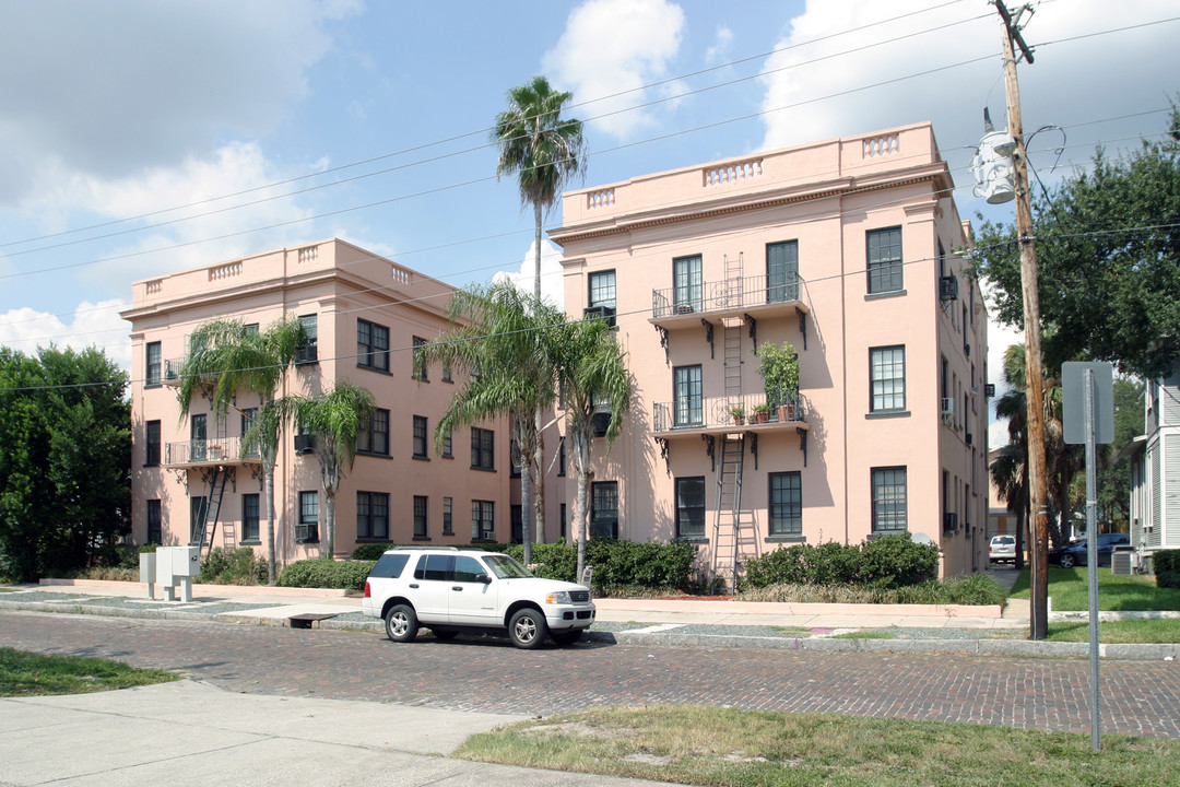 611 W Horatio St in Tampa, FL - Foto de edificio