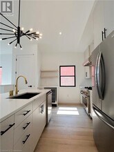 77 Melbourne St in Hamilton, ON - Building Photo - Building Photo