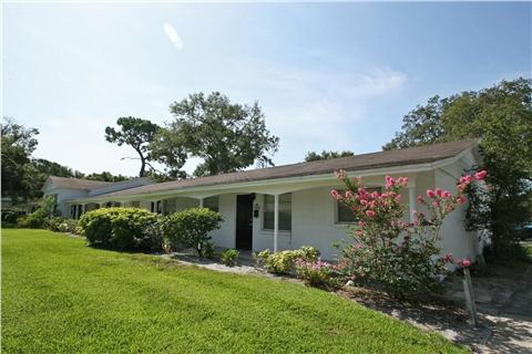 Laverne Apartments in Winter Park, FL - Building Photo