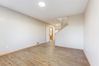 2807 SE 125th Ave in Portland, OR - Building Photo - Building Photo