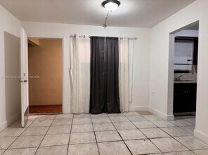770 NE 128th St in North Miami, FL - Building Photo - Building Photo