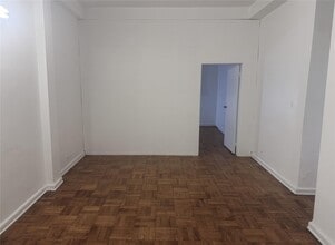 83-40 Austin St in Queens, NY - Building Photo - Building Photo