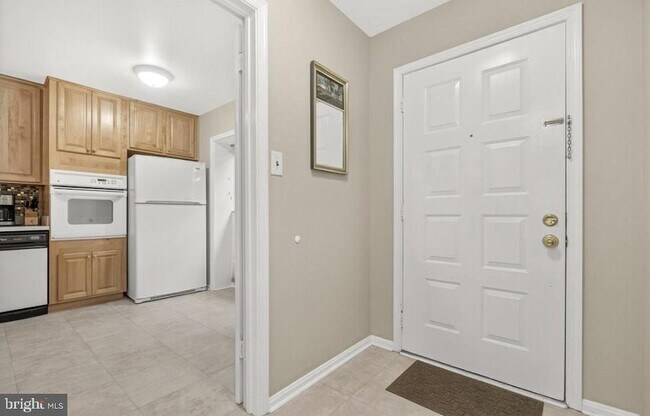 7504 Westlake Terrace in Bethesda, MD - Building Photo - Building Photo